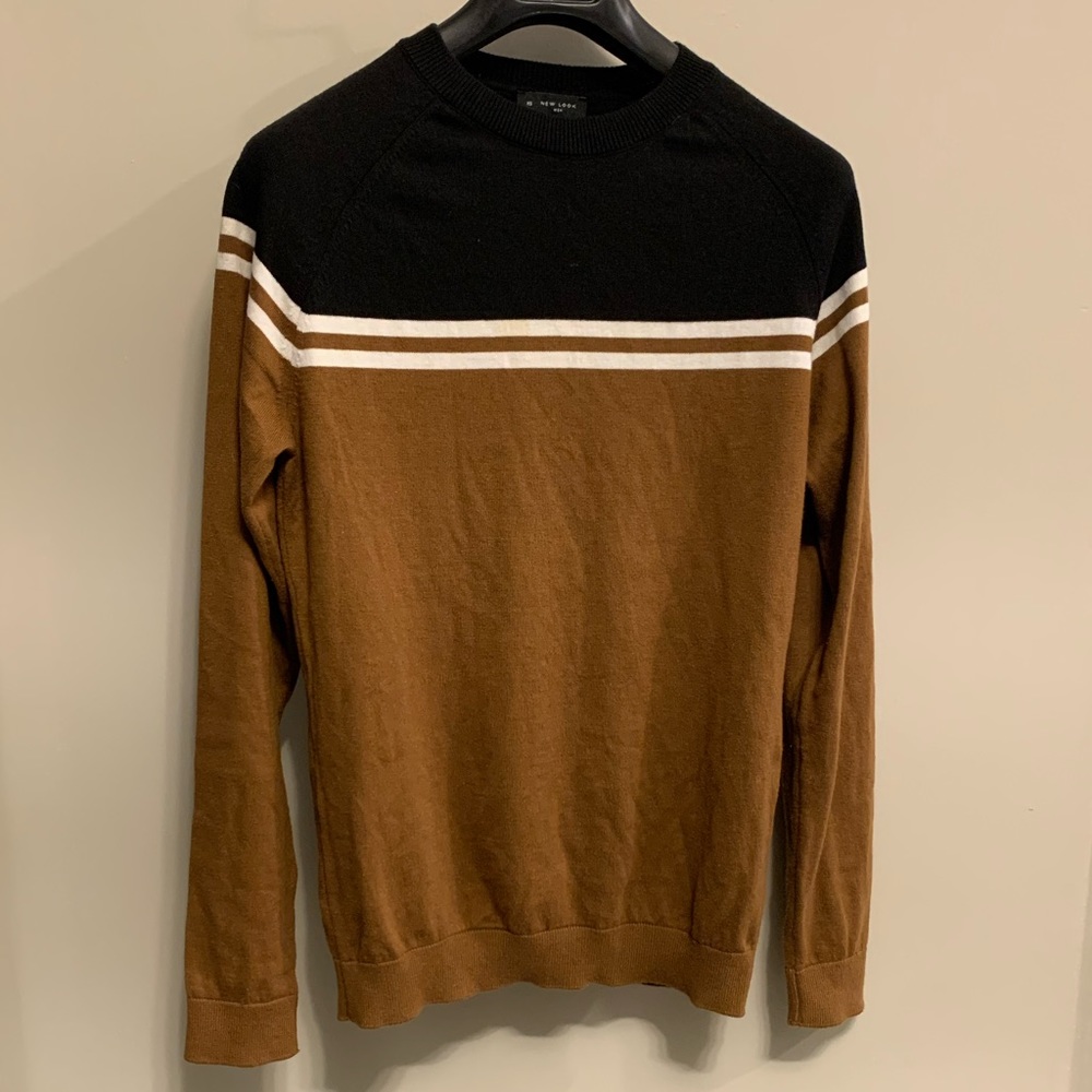 Men’s color-block long sleeve. Size XS